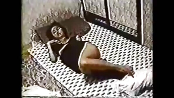 Lepa barbie se rada ukvarja z moškim, ki ima velikanski kurac