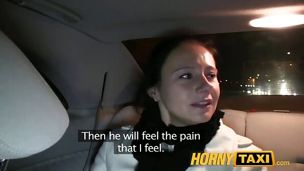 Razburljiv POV video z rjavolasko dekle, ki jaha dolg kurac z dlakavo muco